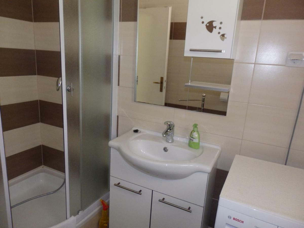 Apartments Rezek Supetarska Draga Luaran gambar
